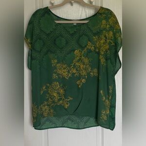 Cabi Green and Gold Women's Top
